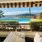 Superbe 2 Pieces Terrasse / Piscine / Vue / Parking