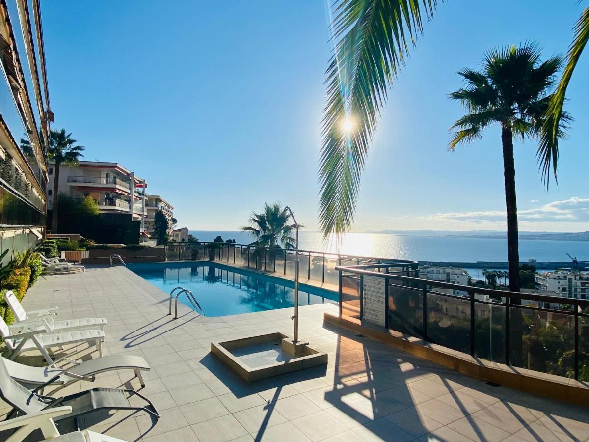 Appartement Superbe 2 Pieces Terrasse / Piscine / Vue / Parking Nice